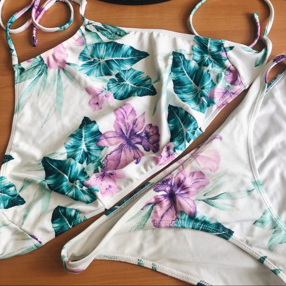 Cute white Forever 21 floral bikini set